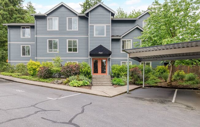Charming 3-Bedroom, 2-Bathroom Lower Unit Near Multnomah Village