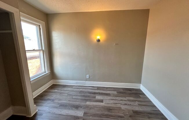 1 bed, 1 bath, $925, Unit 4