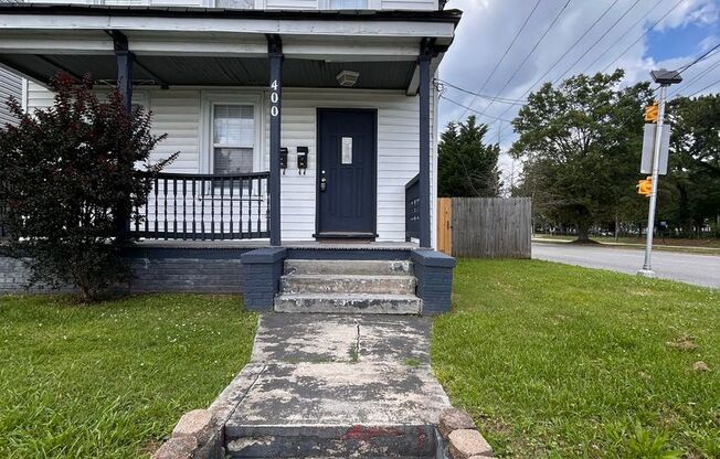 400 Jamestown Ave - Gold