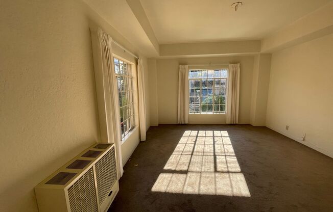 1 bed, 1 bath, 576 sqft, $1,595, Unit 14