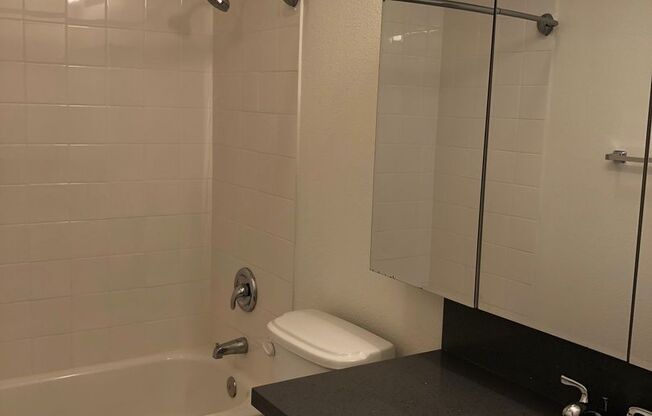 1 bed, 1 bath, 600 sqft, $1,950, Unit 412