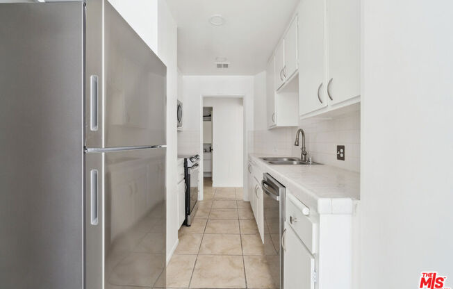 2 beds, 2 baths, 1,150 sqft, $3,750, Unit 101