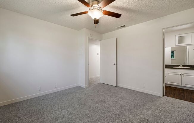 2 beds, 2 baths, 1,000 sqft, $1,575, Unit 045