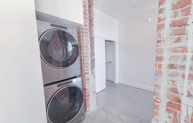 1 bed, 1 bath, 760 sqft, $1,345, Unit B204