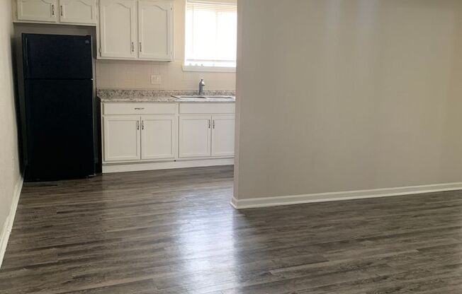 2 beds, 1 bath, 825 sqft, $875, Unit 6124-A