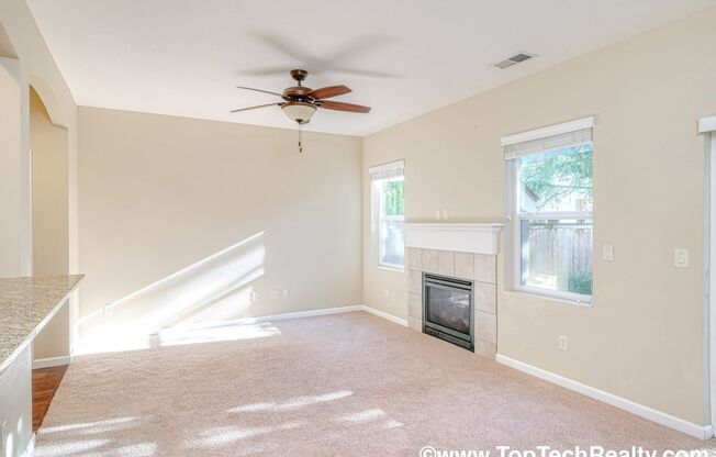 Lovely Home In A Excellent Location! 4 Bedrm 2.5 Bath **PET FRIENDLY!**