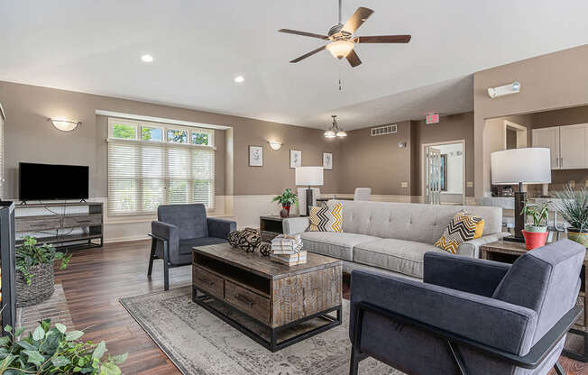 Lounge Area In Clubhouse with wi-fi at Colonial Pointe at Fairview Apartments, Nebraska