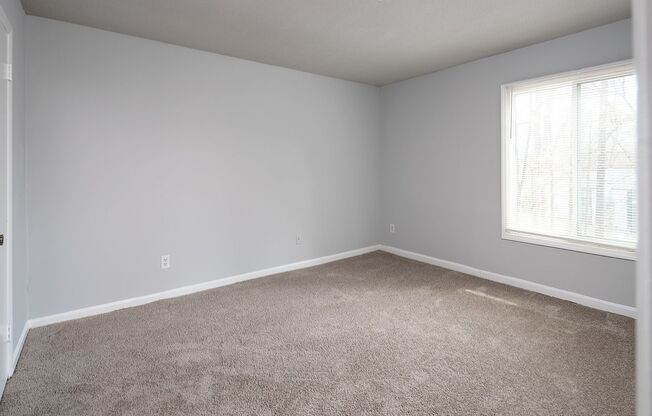 2 beds, 2 baths, 911 sqft, $1,100