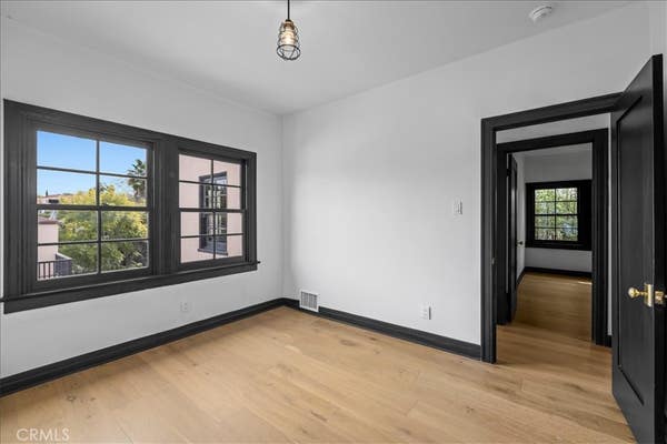 1118 S HIGHLAND AVE