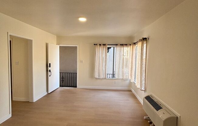 6817-6819 N. Figueroa St.