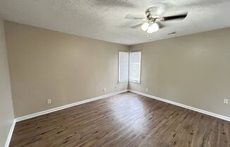 3 beds, 1 bath, $1,225