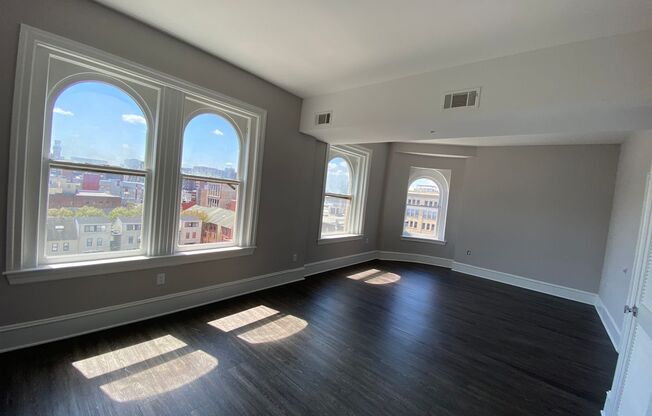 1 bed, 1 bath, 633 sqft, $1,527, Unit 301