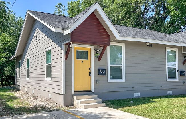Newly Renovated 2-Bedroom Duplex Near Downtown!