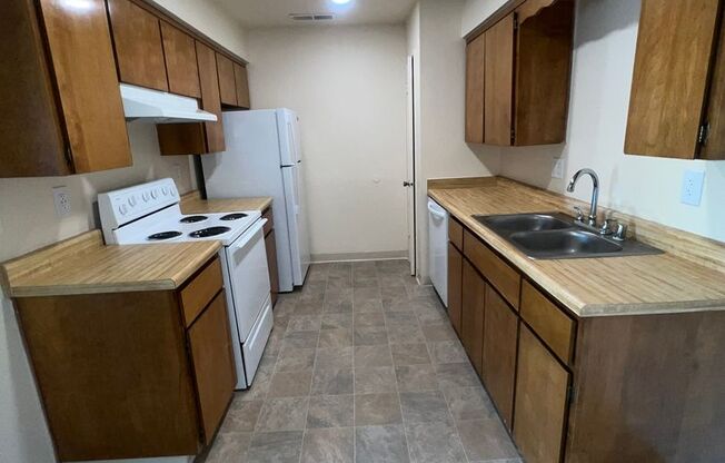2 beds, 1 bath, 986 sqft, $1,550, Unit 66