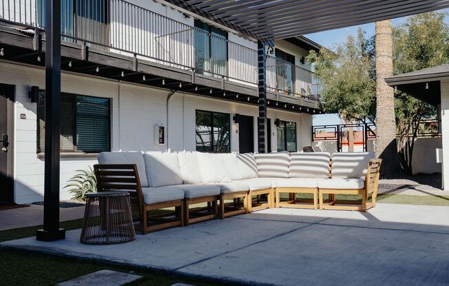 2 beds, 1.5 baths, 850 sqft, $1,597, Unit 12