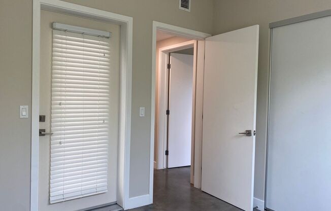 2 beds, 1 bath, 715 sqft, $2,600, Unit 11246-207