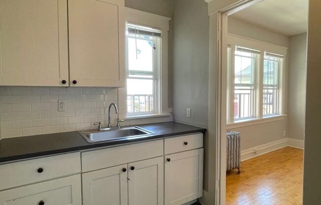 Studio, 1 bath, 404 sqft, $1,095, Unit 310