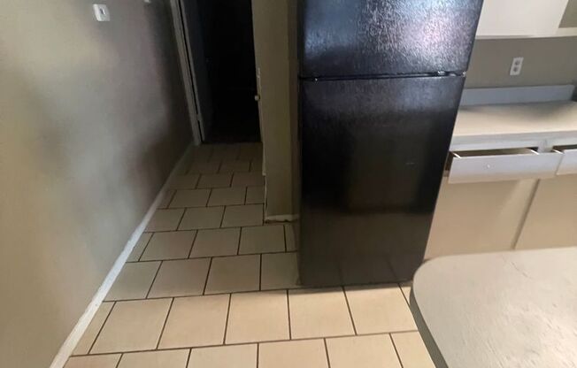 1 bed, 1 bath, 592 sqft, $695, Unit 113W