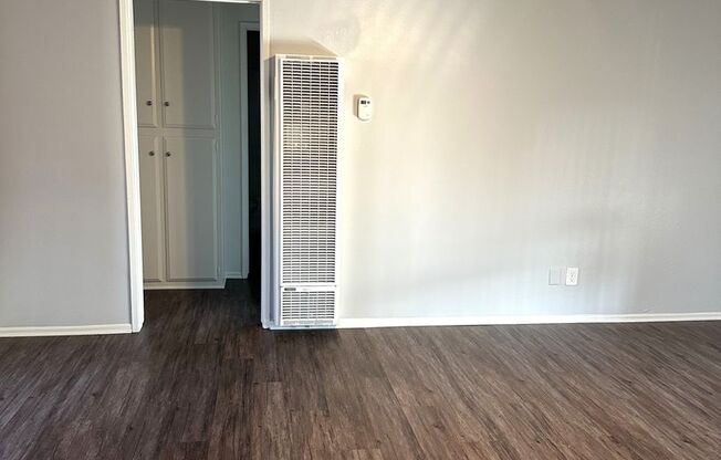 2 beds, 1 bath, 930 sqft, $2,430, Unit 38