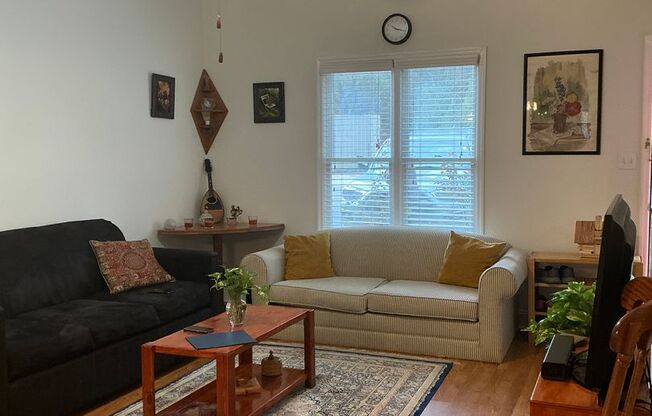 1 Bedroom/2 .5 Bath Condo located in River Station Condominiums!