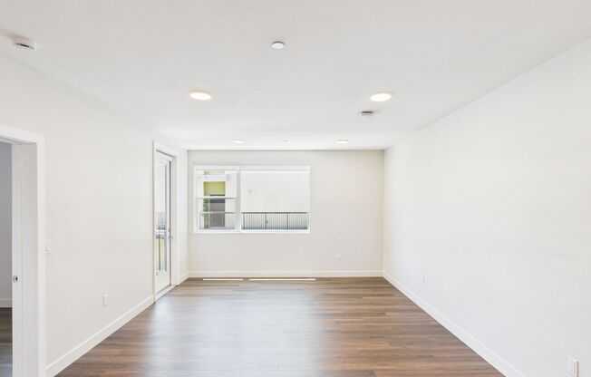 2 beds, 2 baths, $3,045, Unit 301