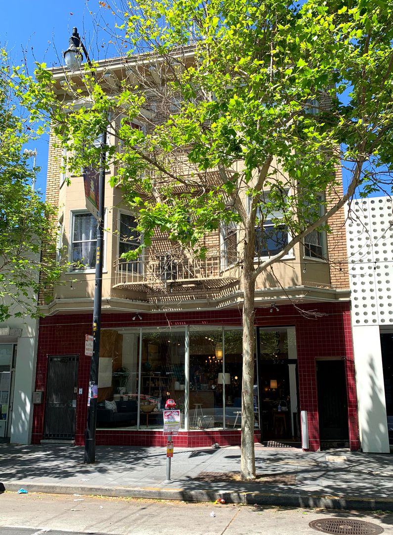 572-576 Valencia