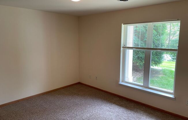 2 beds, 1 bath, 1,086 sqft, $1,620, Unit 925-108