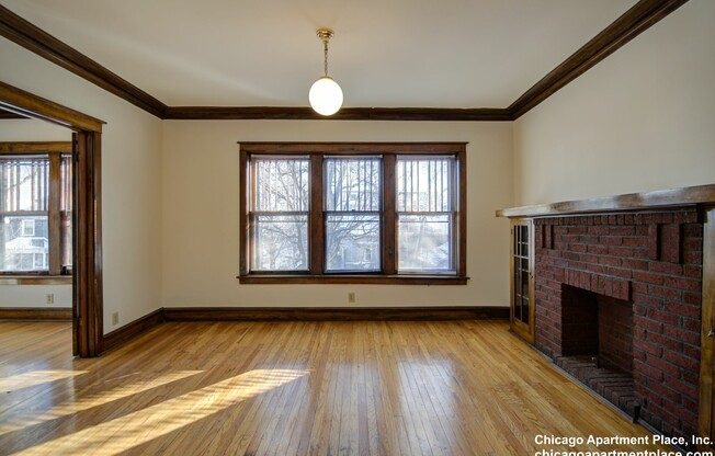 1336 W Waveland Ave K8