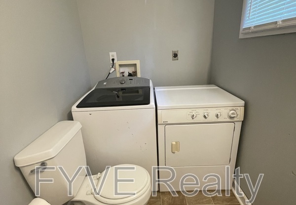 3 beds, 2 baths, 1,350 sqft, $1,950