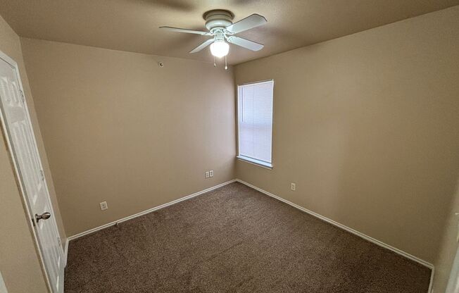 3 beds, 2.5 baths, $1,045, Unit 10718 Mathom Lndg Unit 2