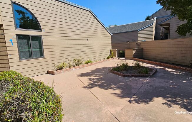 Oakridge Park Single Story Condo in Orcutt with Easy Access to VSFB