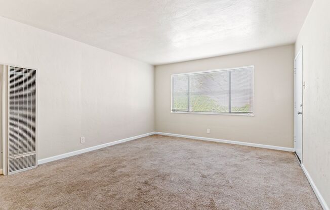 Cozy 1-Bed Oakland Apartment: San Leandro Schools & Off-Street Parking!