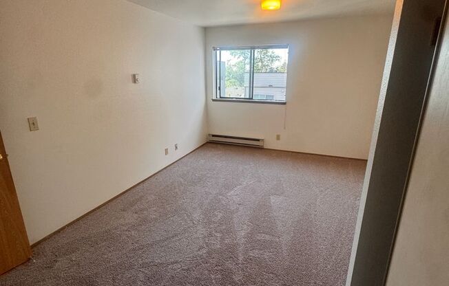 2 beds, 1 bath, 960 sqft, $2,300, Unit 402