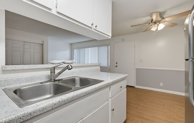 Studio, 1 bath, 476 sqft, $1,895, Unit 07