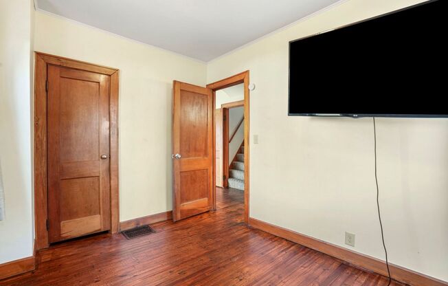 3 beds, 1 bath, $1,449