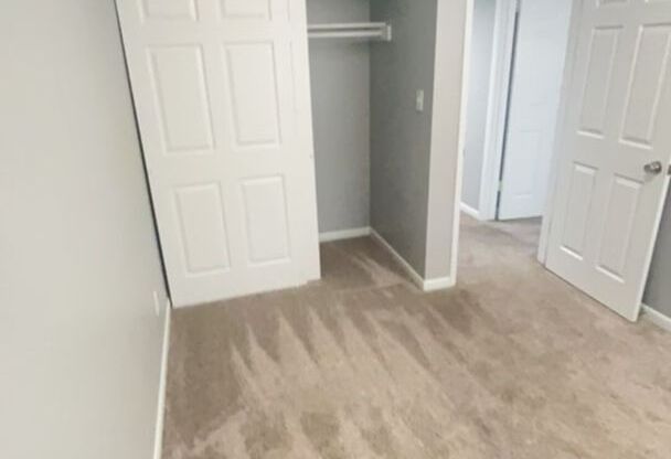 2 beds, 1.5 baths, 900 sqft, $920, Unit 615-301