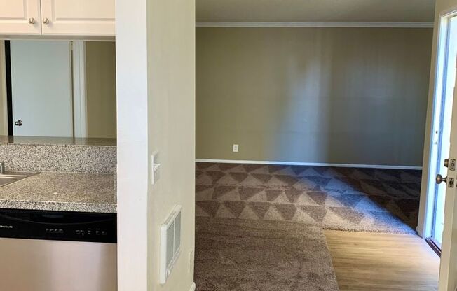 1 bed, 1 bath, 756 sqft, $2,250, Unit E103