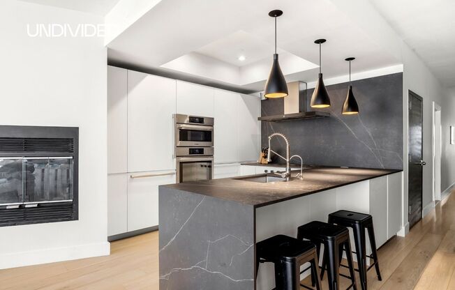 133 W 14 ST