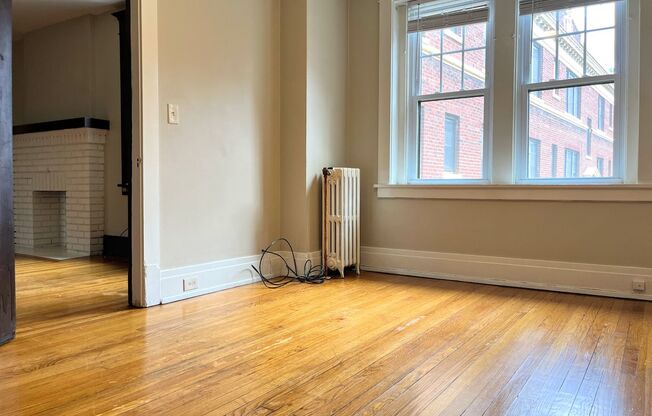 1 bed, 1 bath, $1,050, Unit 16D