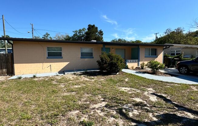 813 Center Ln Clermont