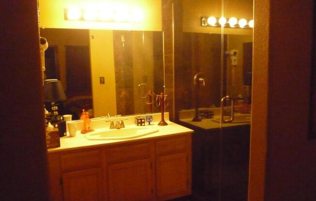 1 bed, 1 bath, 853 sqft, $1,595