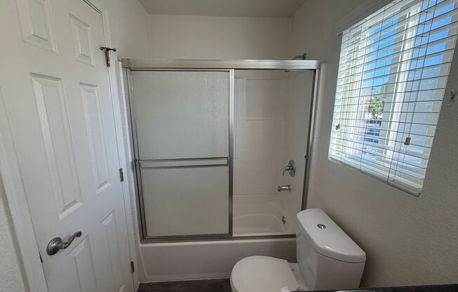 Studio, 1 bath, 426 sqft, $2,075, Unit 52349