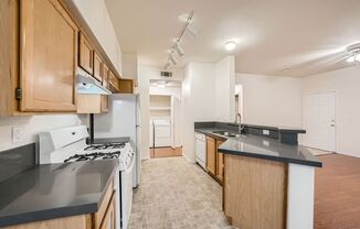 2 beds, 2 baths, $1,450, Unit Building #9