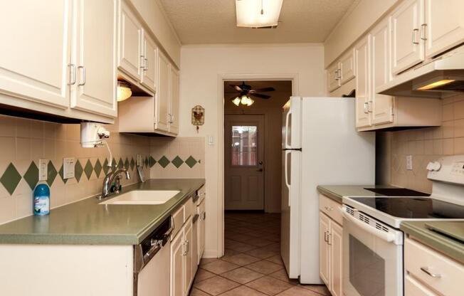 1305 Country Place Drive