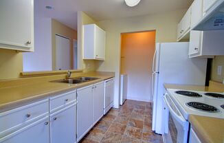 2 beds, 1 bath, 870 sqft, $1,550, Unit 229