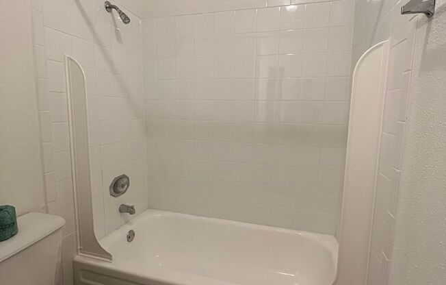 2 beds, 2 baths, 1,000 sqft, $1,225, Unit 808