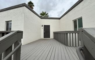 LOS BLANCOS-ALL UTILITES INCLUDED!!