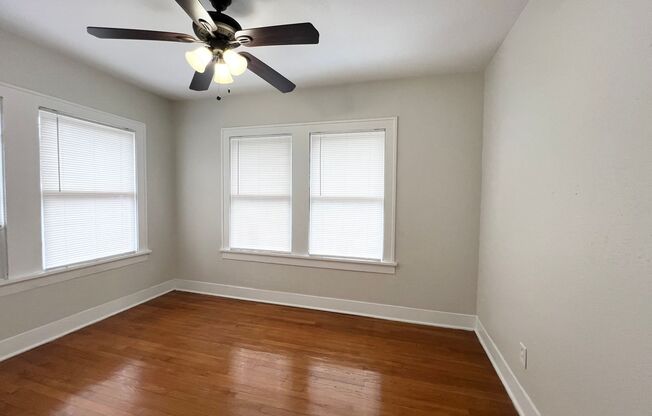 2 beds, 1 bath, $1,200, Unit B3610