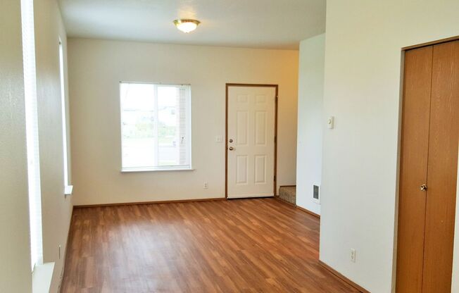 2 beds, 1.5 baths, 896 sqft, $1,450, Unit 638 LaSalle Street #3