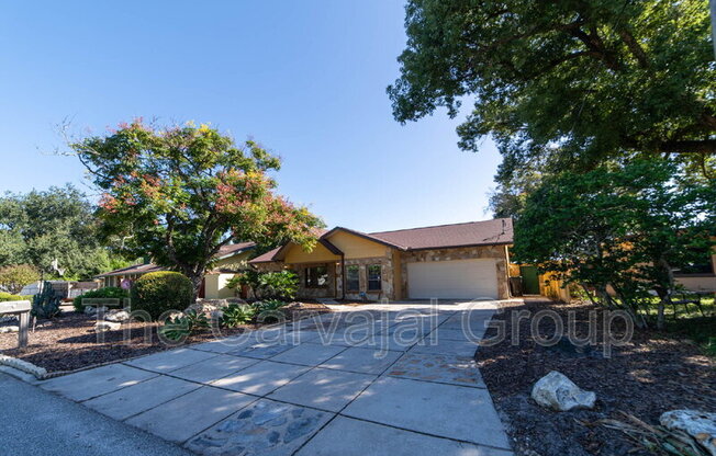 719 N SOLANDRA DR